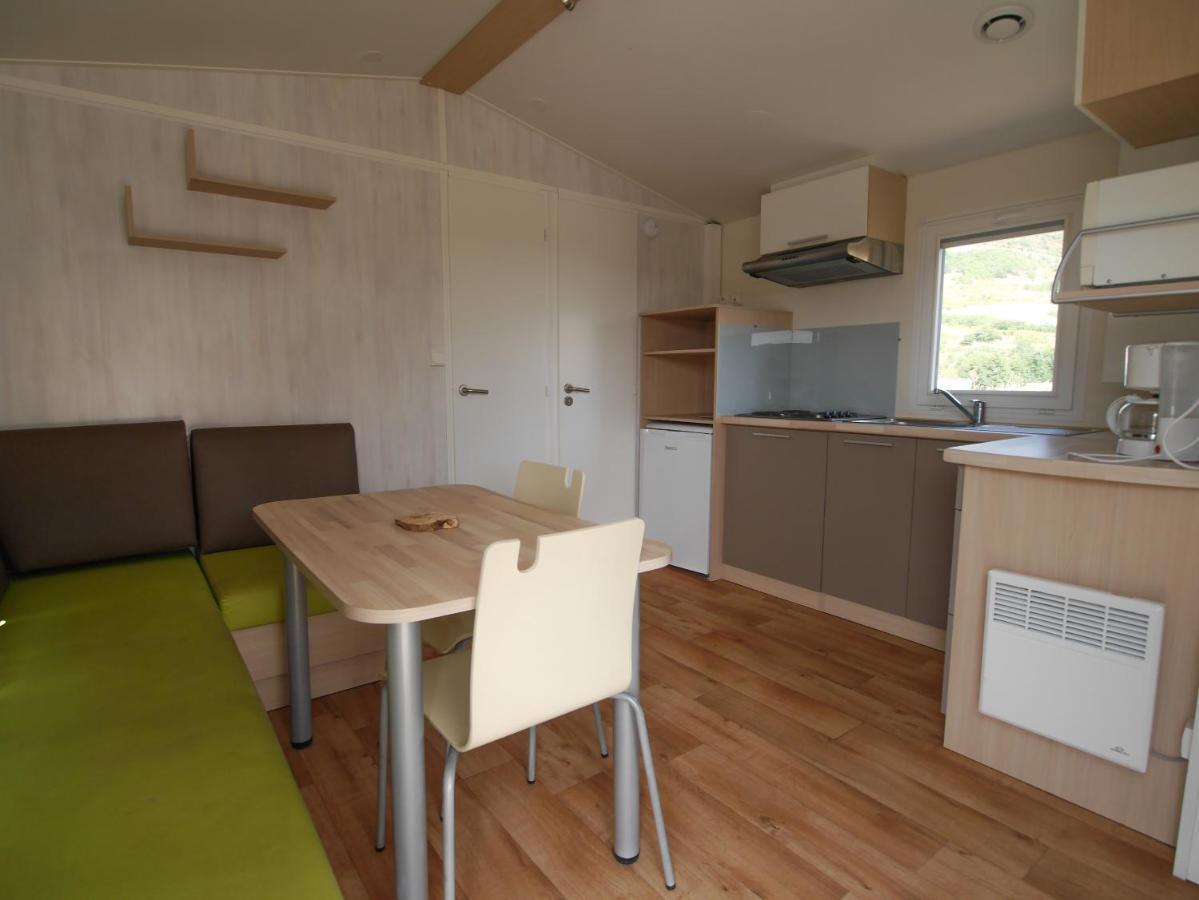 Val St Georges Hotel Saint-Georges-de-Luzençon Екстериор снимка