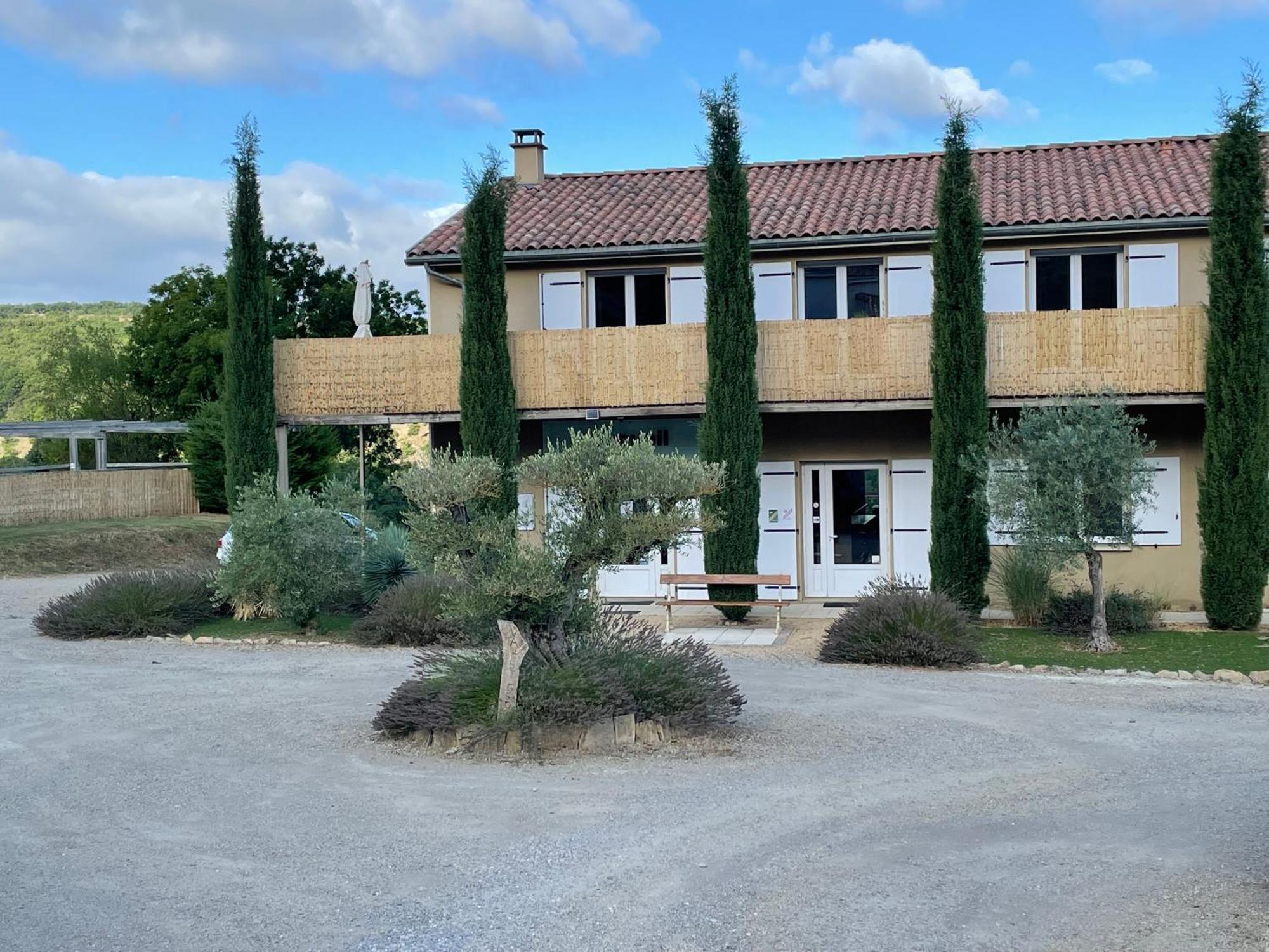 Val St Georges Hotel Saint-Georges-de-Luzençon Екстериор снимка